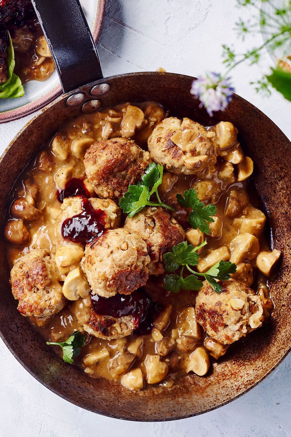 Zweedse linzen-gehaktballetjes met champignonsaus