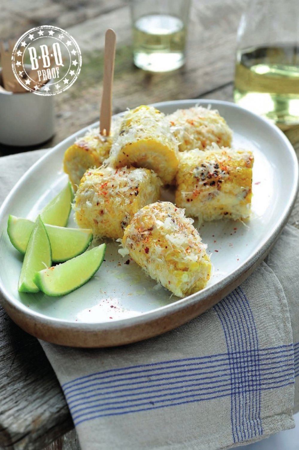 Gegrilde maïs met parmezaankaas en chili