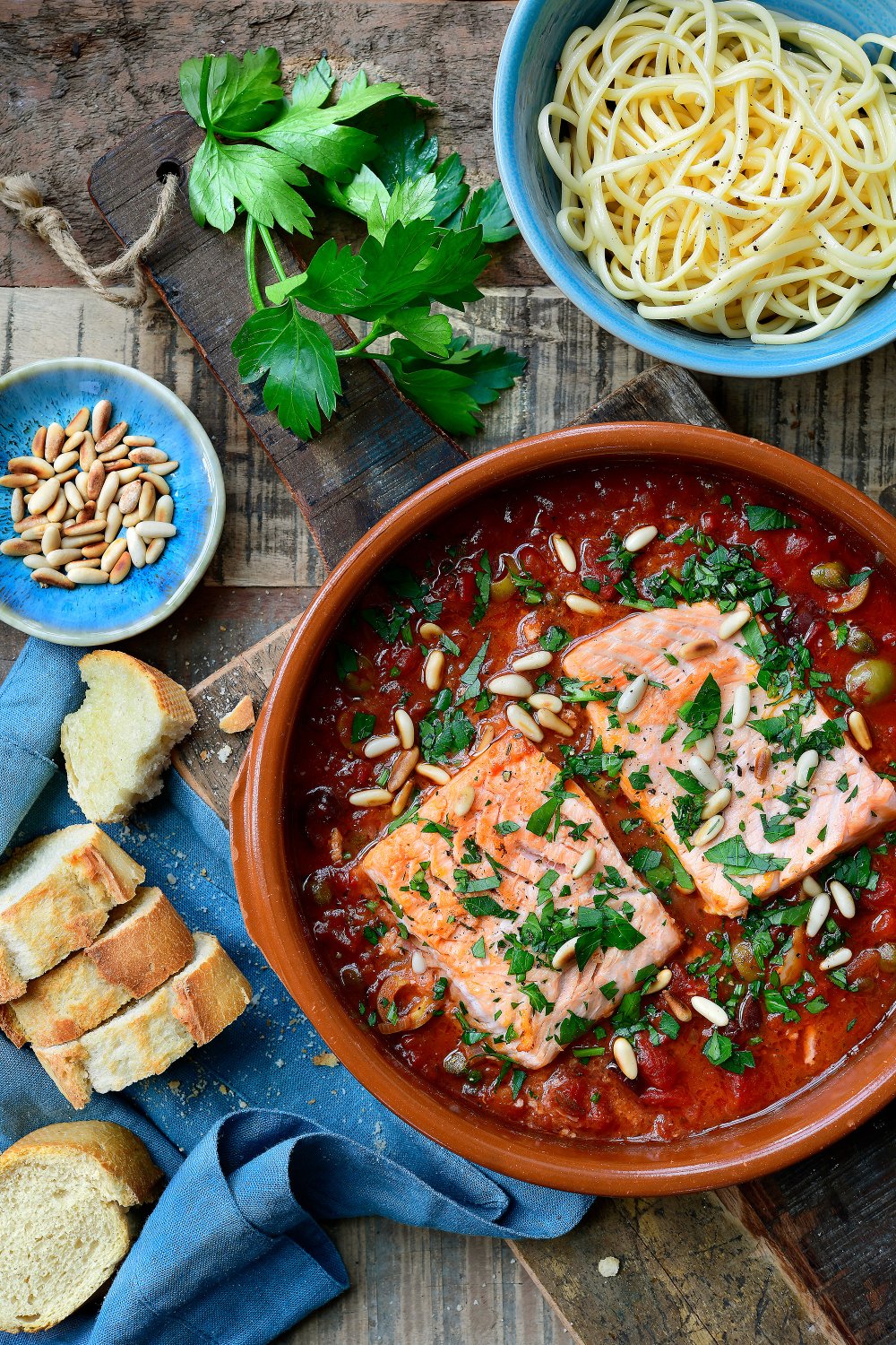 Zalm puttanesca met pasta