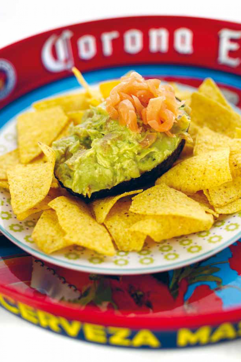 Nacho's met guacamole-zalmdip