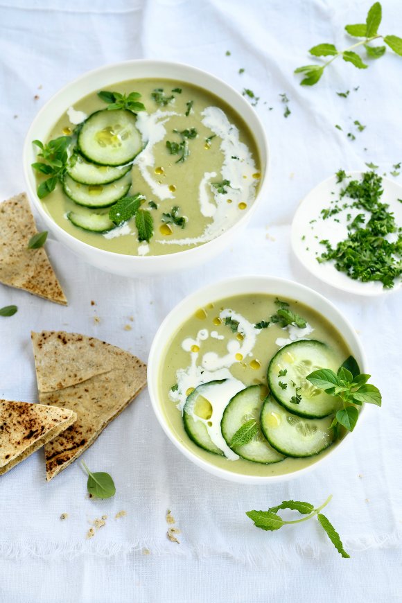 Avocado-komkommer gazpacho