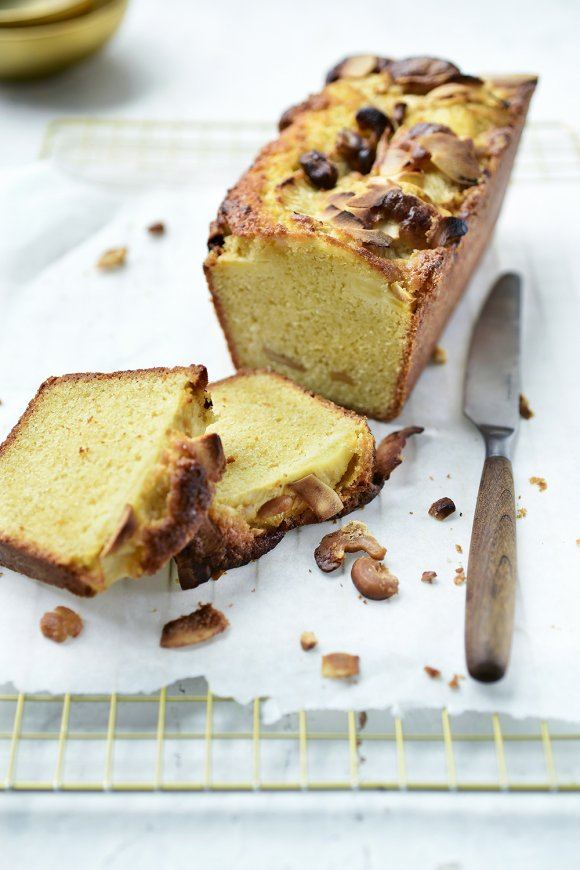 Cake met ananas en cashewnoten