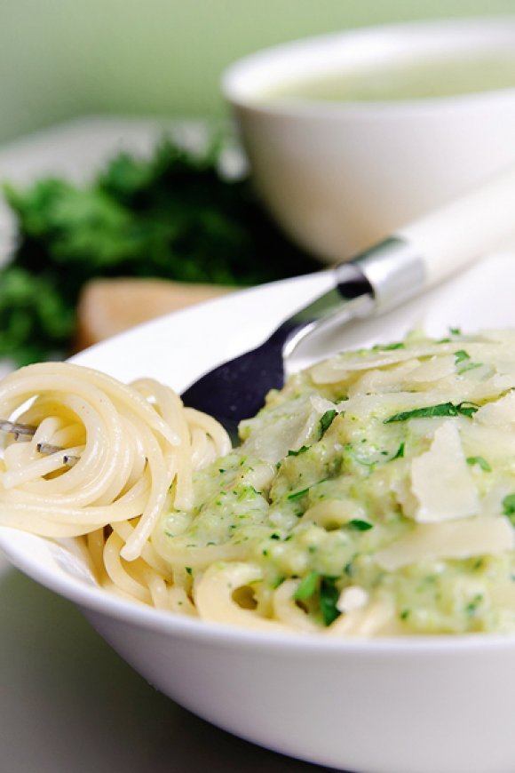 Spaghetti met courgettesaus