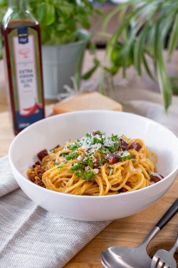 Spicy pasta carbonara