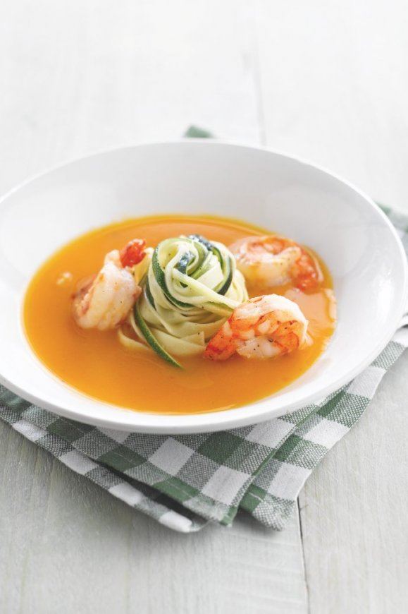 Pompoensoepje met tagliatelle van courgette en scampi’s