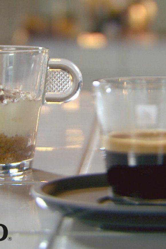 Tiramisu met lange vingers en espuma van mascapone