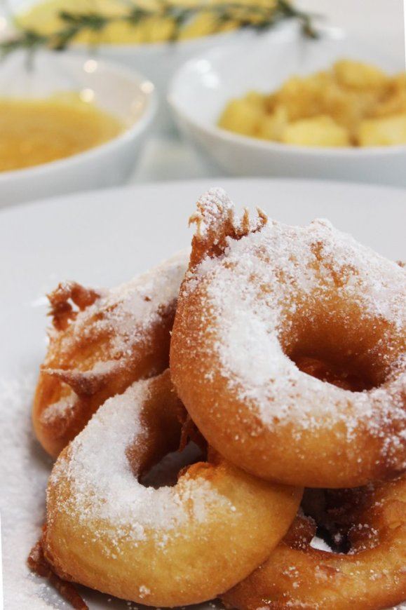 Appelbeignets met appelcompote