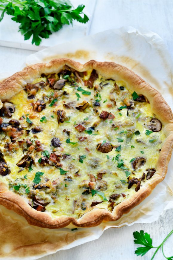 Quiche met prei, paddenstoelen en gruyère