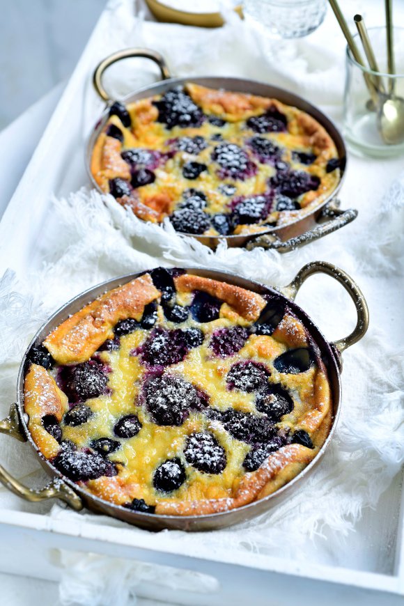 Clafoutis met bramen en blauwe bessen