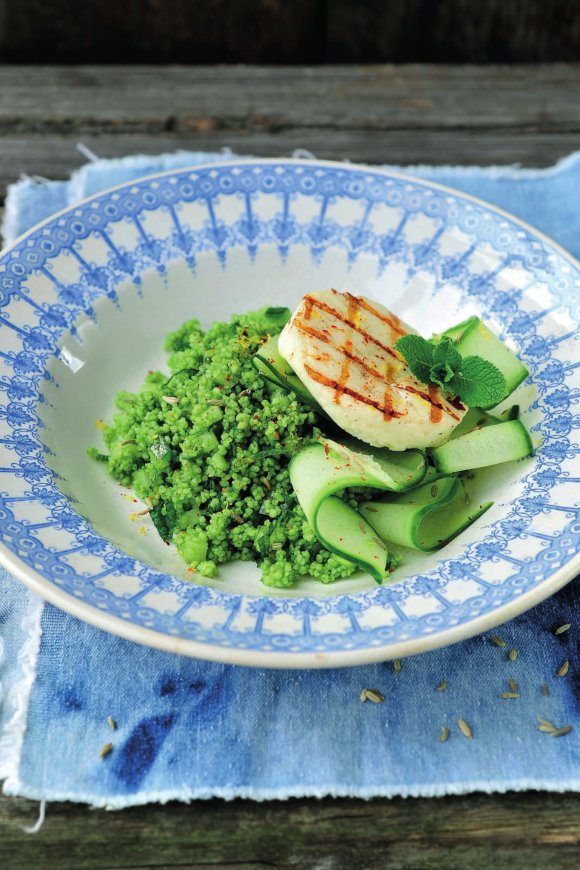 Komkommercouscous met gegrilde halloumi op ‘n spiesje