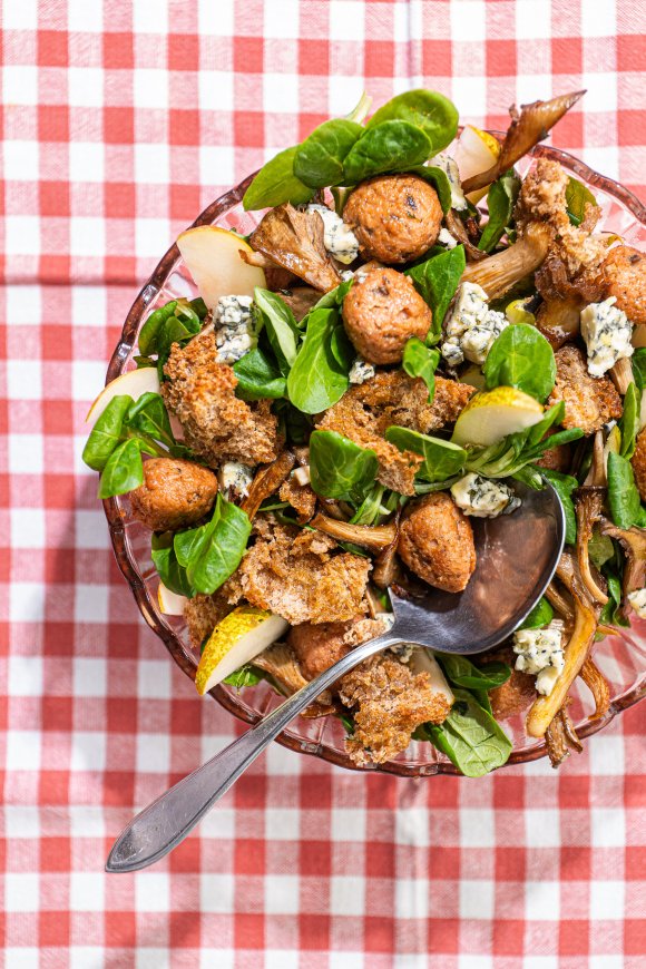 Champignonballetjes met panzanella van oesterzwammen