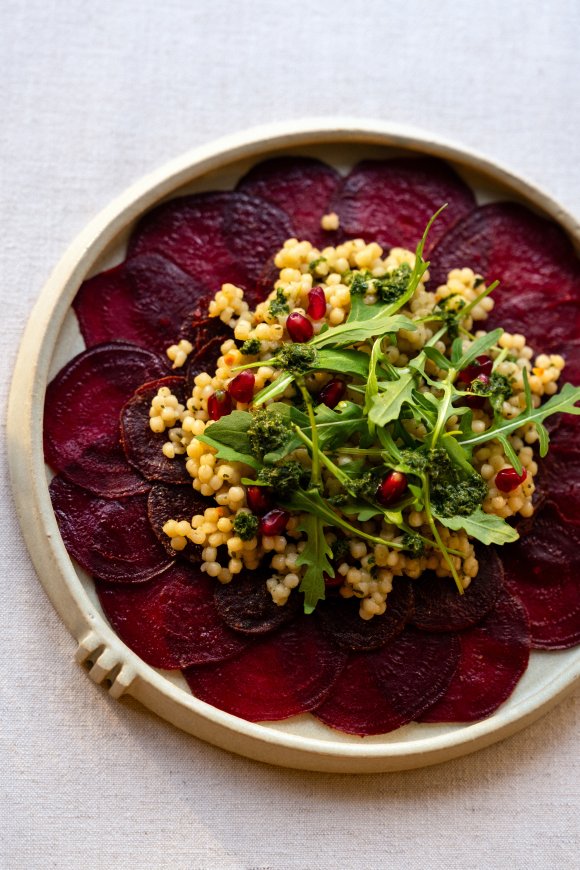 Parelcouscous met rode biet