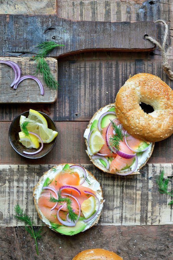 Bagels met gerookte zalm en dille