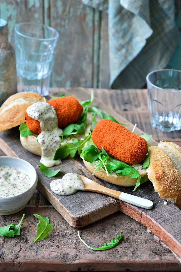 Broodje kroket met een graanmosterdsausje