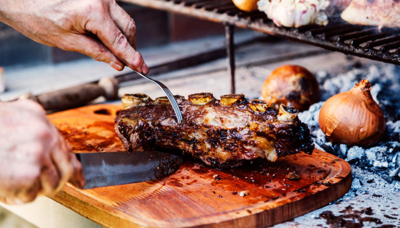 Barbecue explained: 8 verschillende barbecuetoestellen- en methoden op een rij