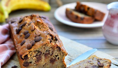 Luchtig bananenbrood met chocolade